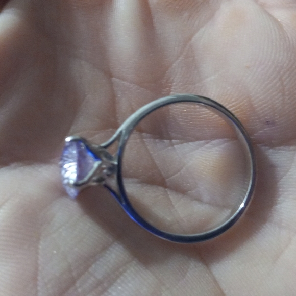 Light lavender stone size 8 ring - Picture 3 of 7